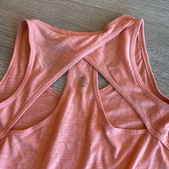 Pink tank - Picture 2 of 2